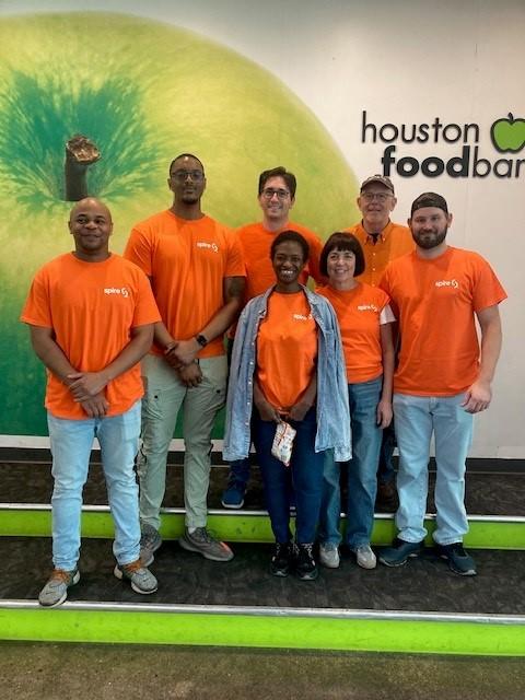 Image of Spire employees volunteering at food bank